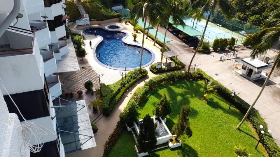 Susie'S Resort Seaview Suites At Sri Sayang 峇都丁宜 外观 照片